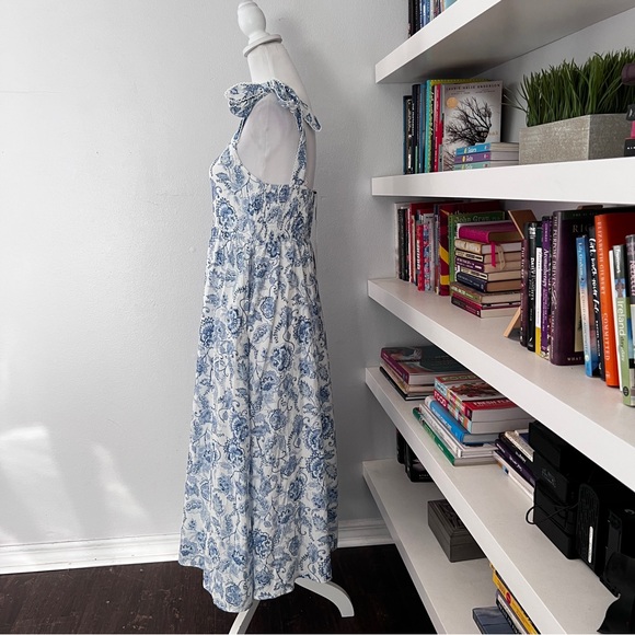 Petal and Pup Janie Midi Blue & White Floral dress NWT size Medium - Picture 7 of 16